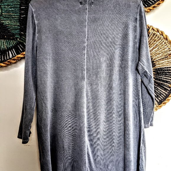 ❤️ 3/$25 Boho Edgy Weaved V Neck Top - Picture 3 of 8